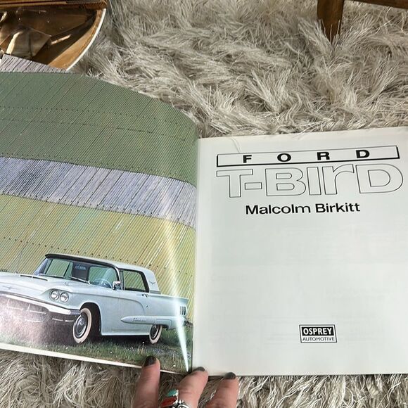 Ford T-Bird By Malcom Birkitt Osprey Automotive 128 Pages Filled With Photos - Picture 9 of 17